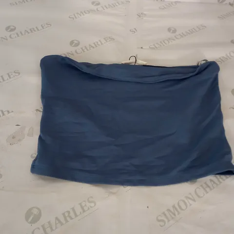 PULL AND BEAR BLUE CROP TOP SIZE L