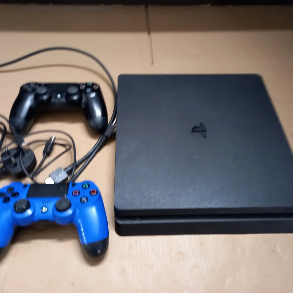 UNBOXED PLAYSTATION 4 CONSOLE WITH 2 CONTROLLERS