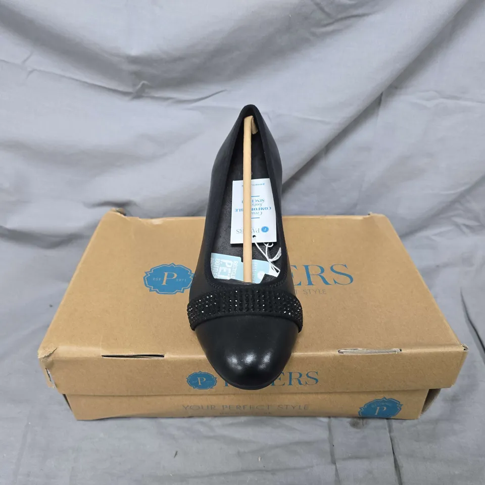 BOXED PAIR OF PAVERS HEELED OPEN TOP SHOES IN BLACK - SIZE 5