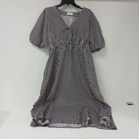 3 SIX 5 - WOMEN'S BLACK & WHITE GINGHAM PUFF-SLEEVE DRESS - UK 14
