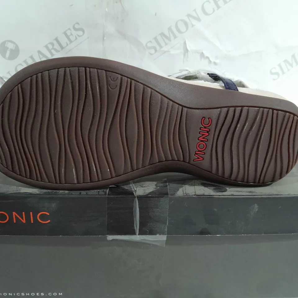 VIONIC LEATHER SANDALS SIZE 5
