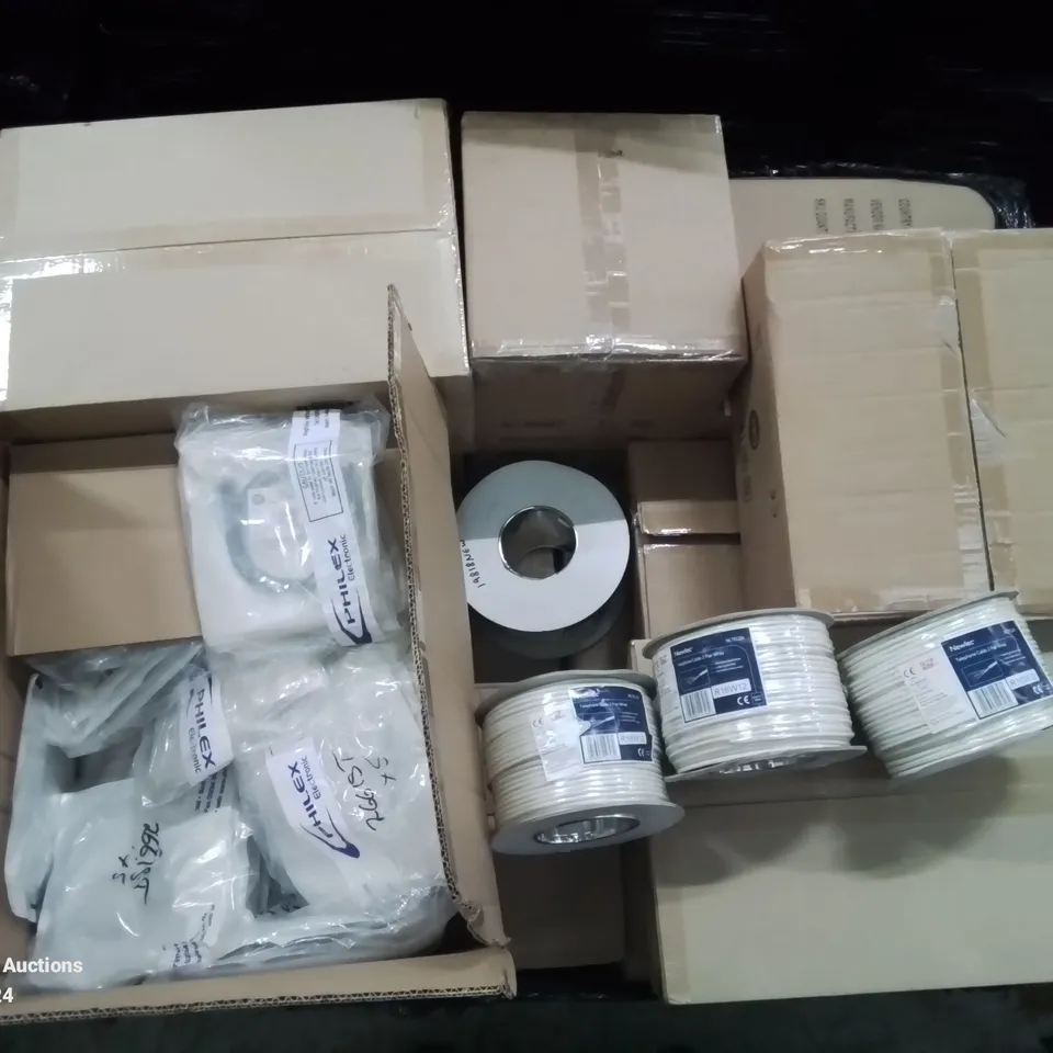PALLET OF VARIOUS ELECTRICAL PARTS AND FITTINGS TO INCLUDE: CABLES, WIRES AND HDMI CABLES