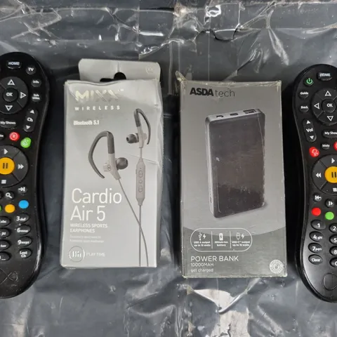 BOX OF APPROXIMATELY 10 ASSORTED ELECTRICAL ITEMS TO INCLUDE 10000MAH POWER BANK, MIX CARDIO AIR 5 WIRELESS EARPHONES, ETC