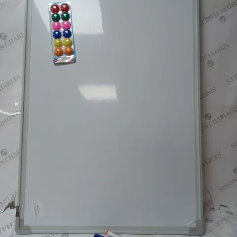 BOXED WHITEBOARD WITH PEN & MAGNETIC BUTTONS