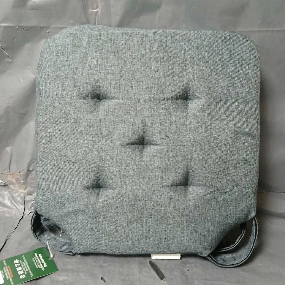 INDOOR/OUTDOOR SEAT PAD PAIR IN CHARCOAL 