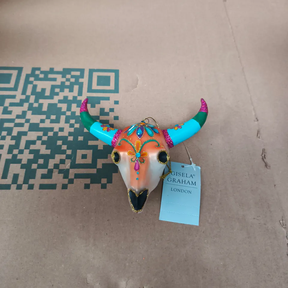 APPROXIMATELY 48 GISELA GRAHAM NOVELTY HANGING COW HEAD BAUBLES