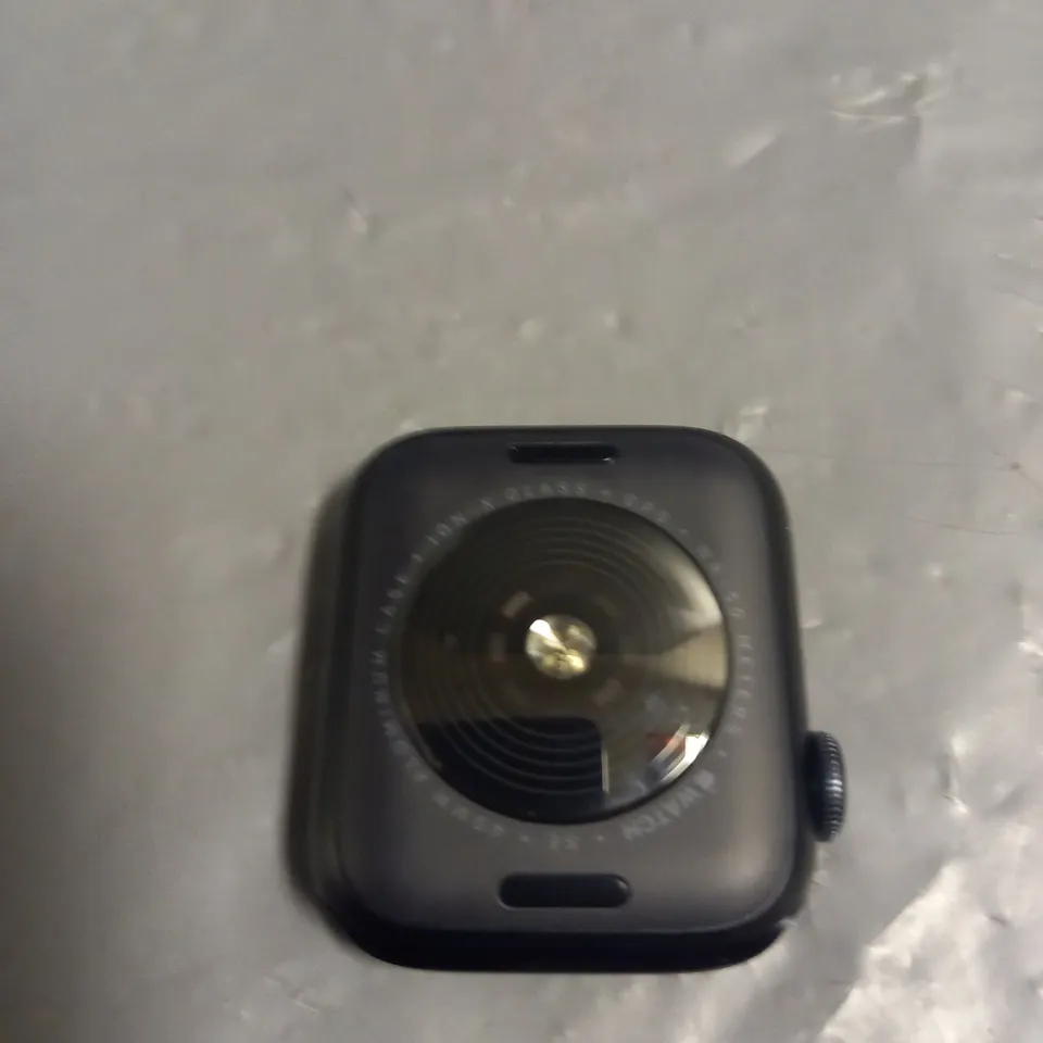 APPLE SE WATCH - MIDNIGHT ALUMINUM CASE