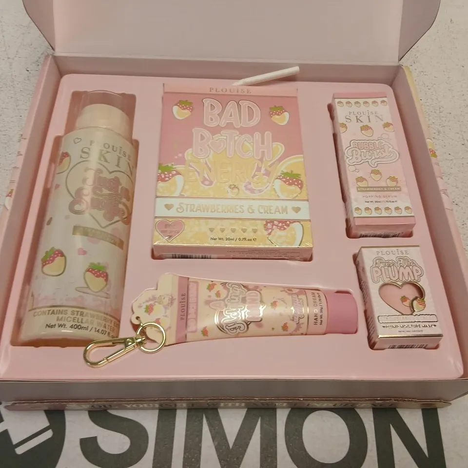 PLOUISE WHAT A TREAT! STRAWBERRY & CREAM GIFT SET