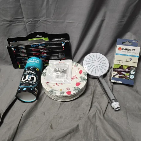APPROXIMATELY 12 ASSORTED HOUSEHOLD ITEMS TO INCLUDE LENOR UNSTOPPABLES, GARDENA MICRO-DIP SYSTEM, SHOWER HEAD, ETC