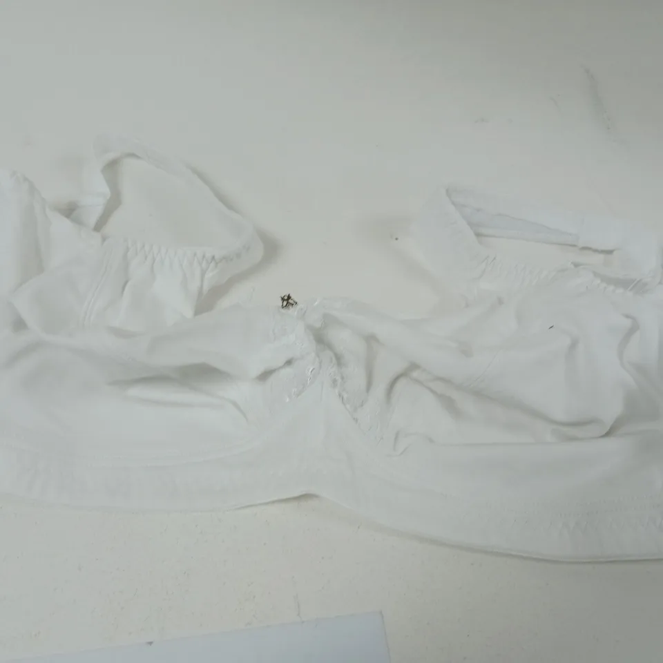 BONPRIX WHITE BRA – UK 38E