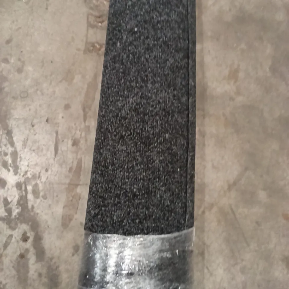 ROLL OF FURLONG CORD APPROX SIZE: 2.15M X 4.00M
