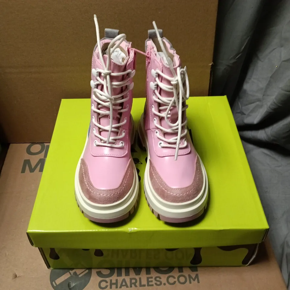 BOXED PAIR OF KOI KIDZ LIL' HYDRA KAWAII BOOTS IN PINK MULTI - SIZE 10