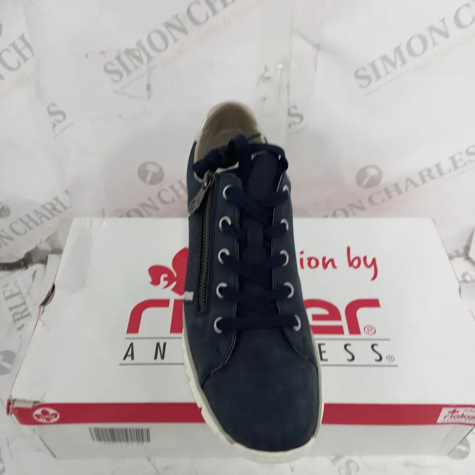 BOXED RIEKER SIZE 6 NAVY WEDGE TRAINER 