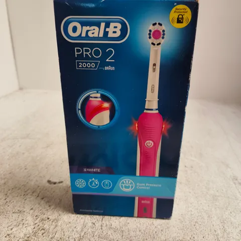 ORAL-B PRO 2 2000 ELECTRIC TOOTHBRUSH – BOXED