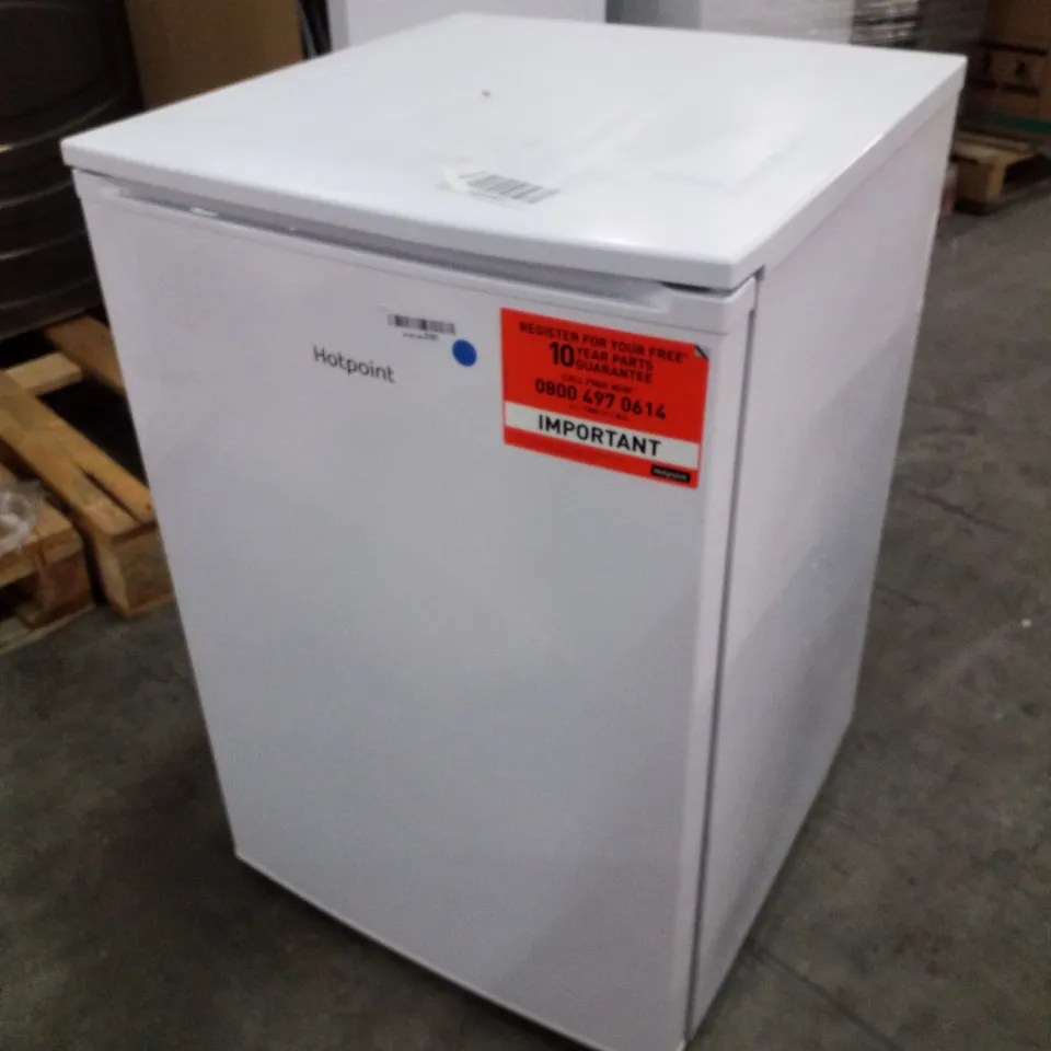 HOTPOINT 121L FRIDGE WHITE