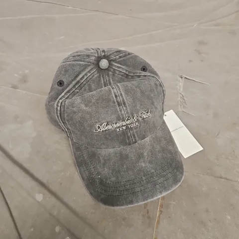 ABERCROMBIE & FITCH NEW YORK CAP IN DARK GREY