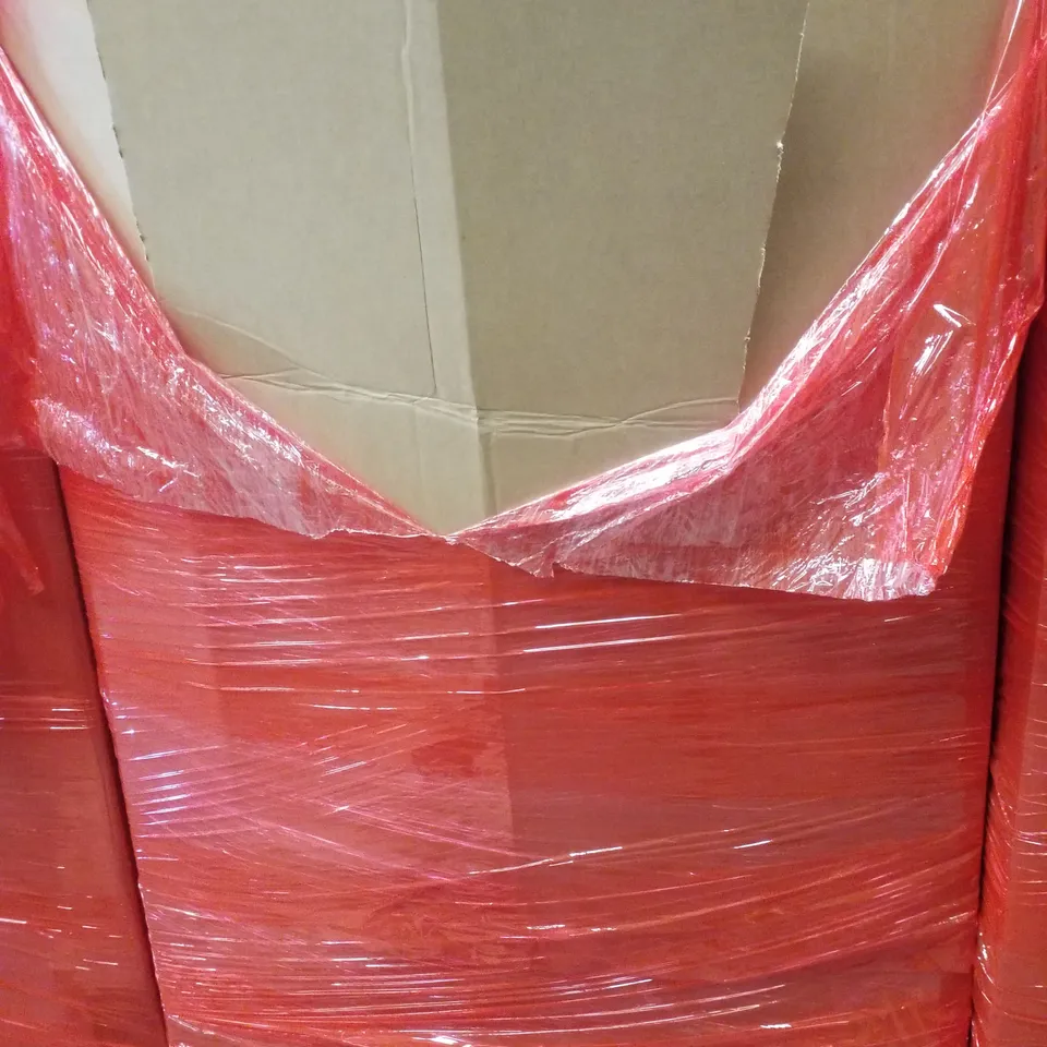 PALLET CONTAINING ASSORTED PRODUCTS INCLUDING DECORATIVE WALL CLOCK, INDUCTION HOB, BADMINTON RACKET & TRIPLE MONITOR DESK MOUNT