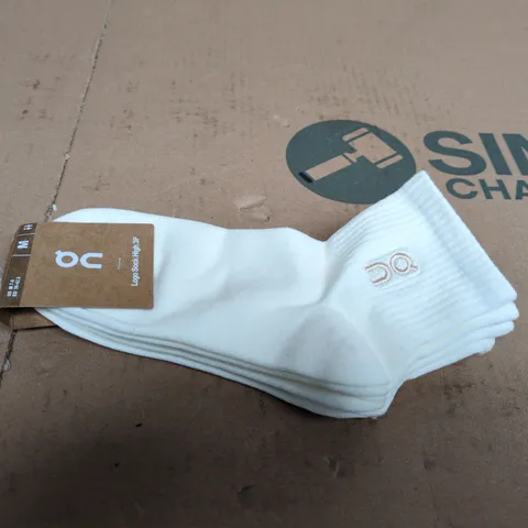 ON CLOUD SOCKS WHITE, SIZE M - 3 PACK