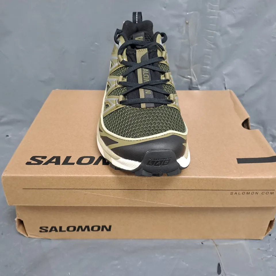 BOXED PAIR OF SALOMON XT-6 EXPANSE SEASONAL TRAINERS IN OLIVE/SILVER SIZE UK 5