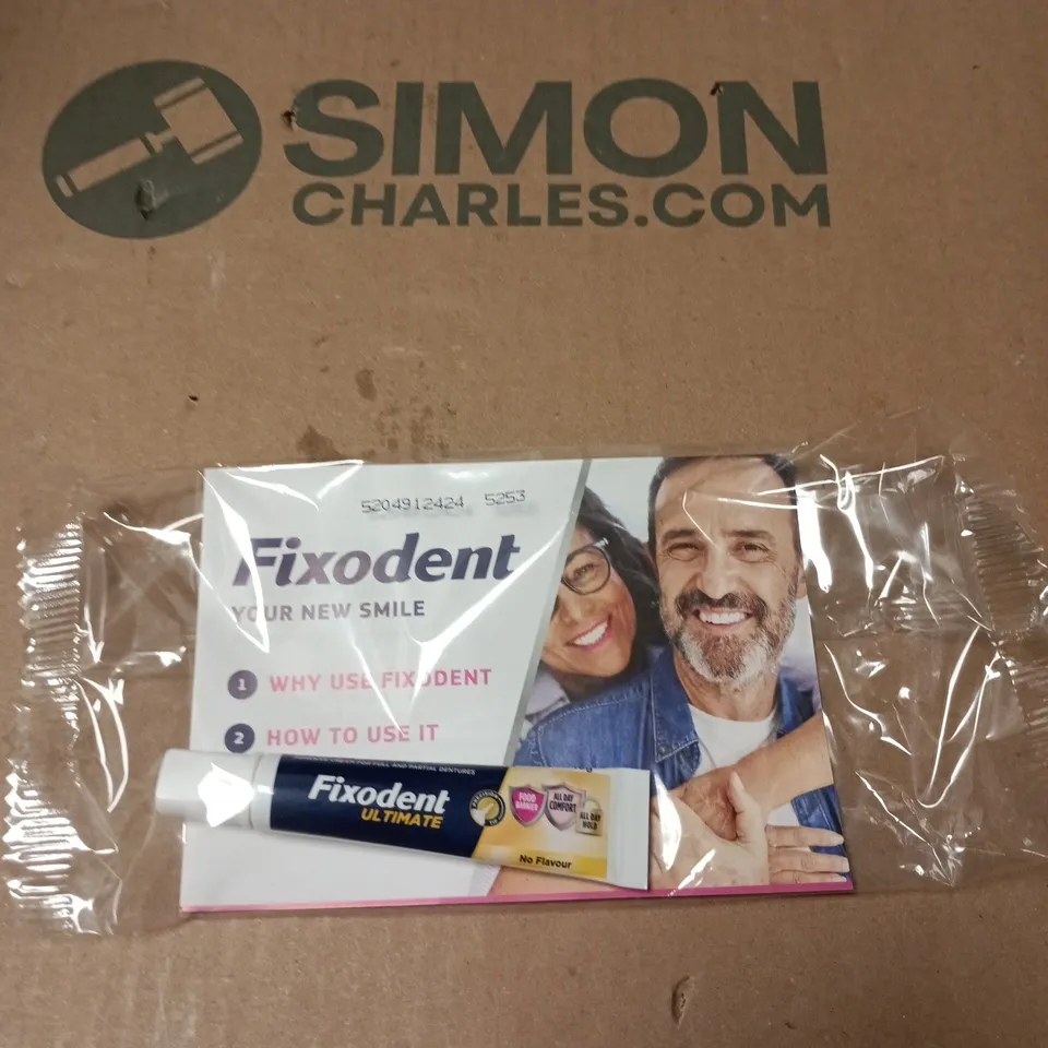 BOX OF APPROXIMATELY 20 SAMPLE SIZE TUBES OF FIXODENT ULTIMATE DENTURE FIXING CREAM