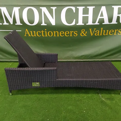 DESIGNER MANUAL ADJUSTABLE SUNLOUNGER IN BLACK RATTAN