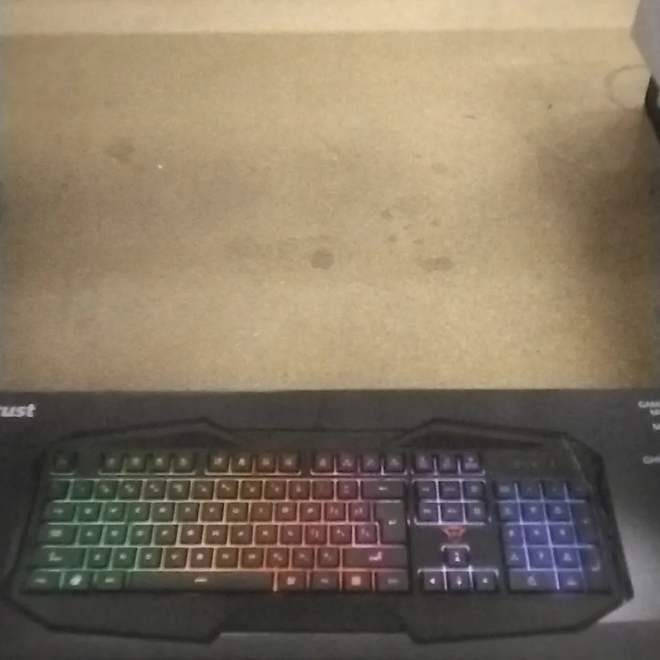 BOXED TRUST AVONN RGB KEYBOARD 