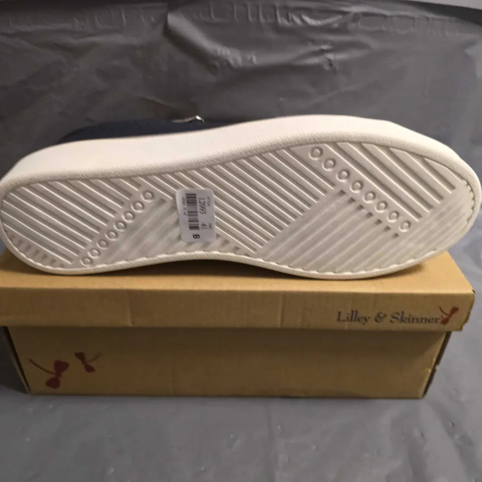 BOXED PAIR OF LILLEY AND SKINNER TRAINERS - UK SIZE 41