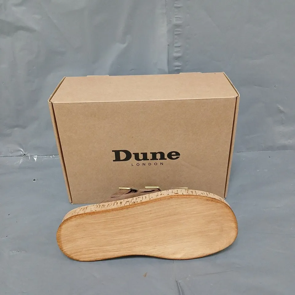 BOXED PAIR OF DUNE 350 LURES TAN-SUEDE UK 5
