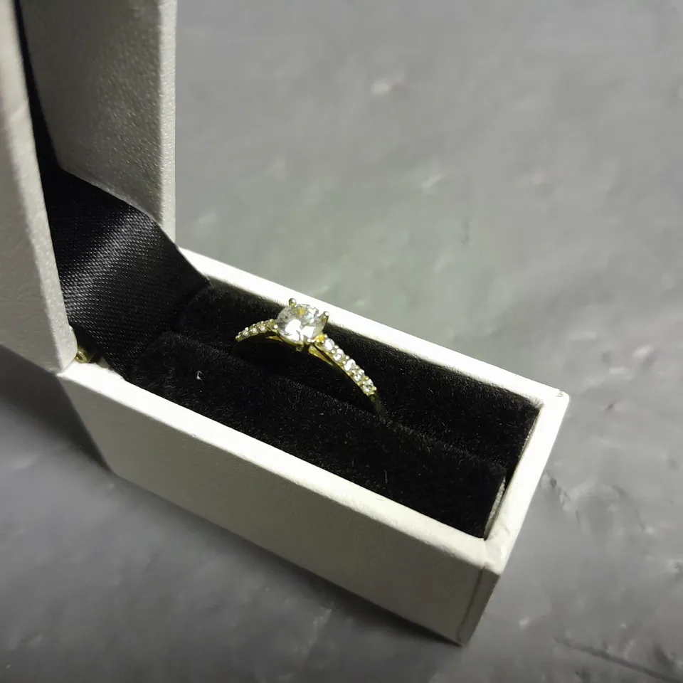 OLD ENGLISH JEWELLERS RING - 375 STAMP