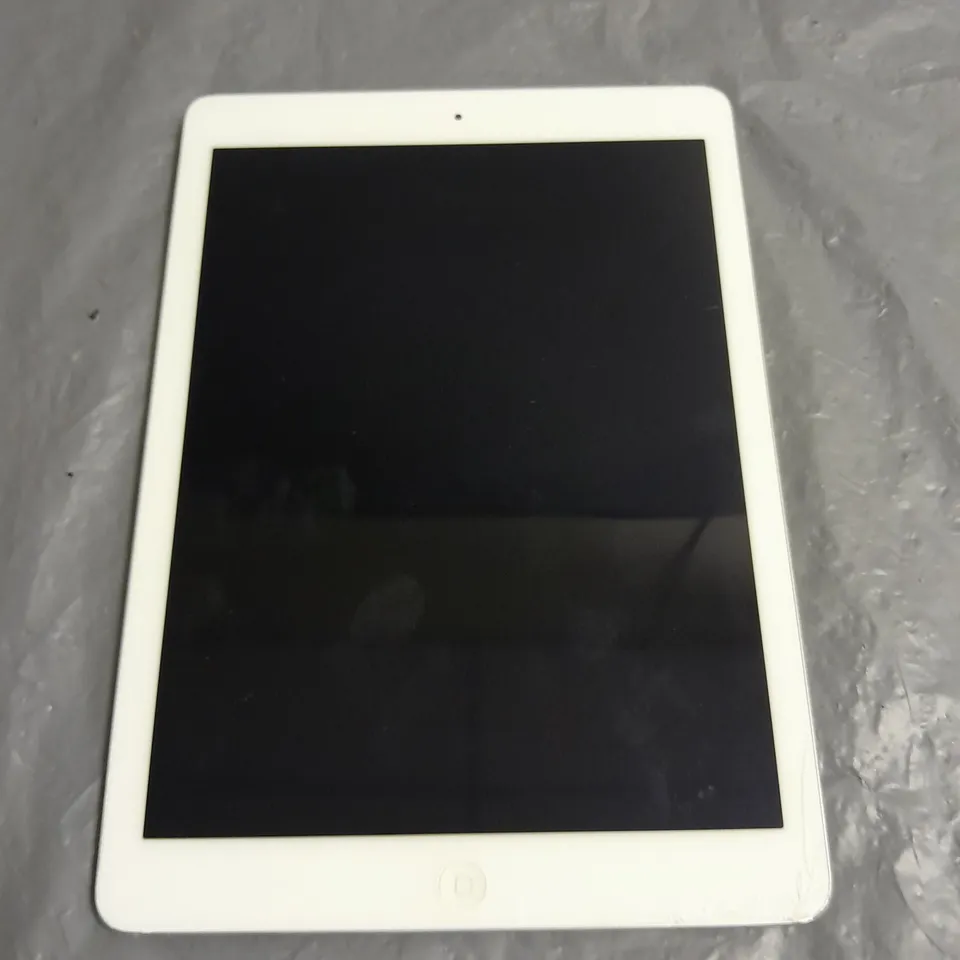 UNBOXED APPLE IPAD AIR SILVER - A1474