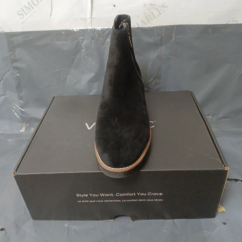 VIONIC SUEDE ANKLE BOOTS BLACK SIZE 6