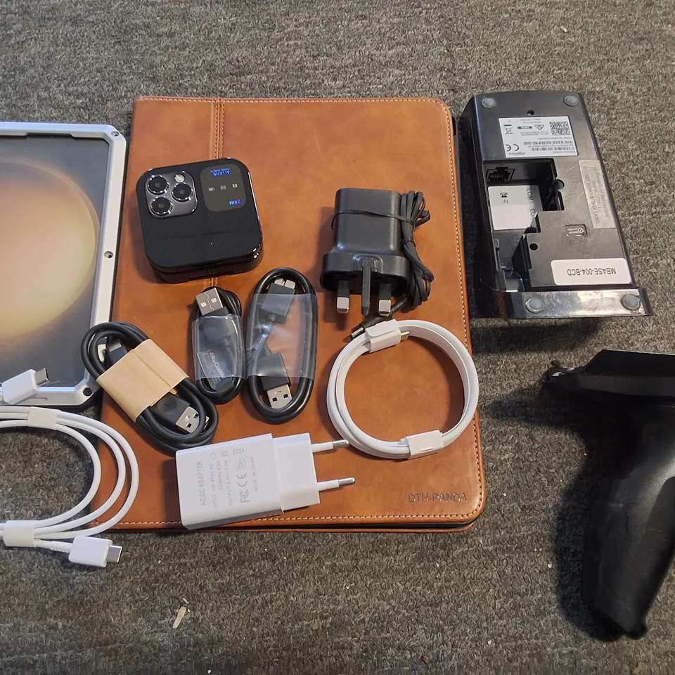 LOT OF ASSORTED MOBILE PHONE ACCESSORIES TO INCLUDE CABLES, CHARGERS, COVERS AND SCREEN PROTECTORS