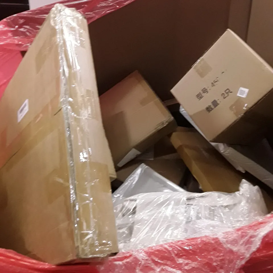 LARGE PALLET OF A SIGNIFICANT QUANTITY OF ASSORTED ITEMS TO INCLUDE LIQUID COOLER , BEDDING , DRYING RACKS , ETC 