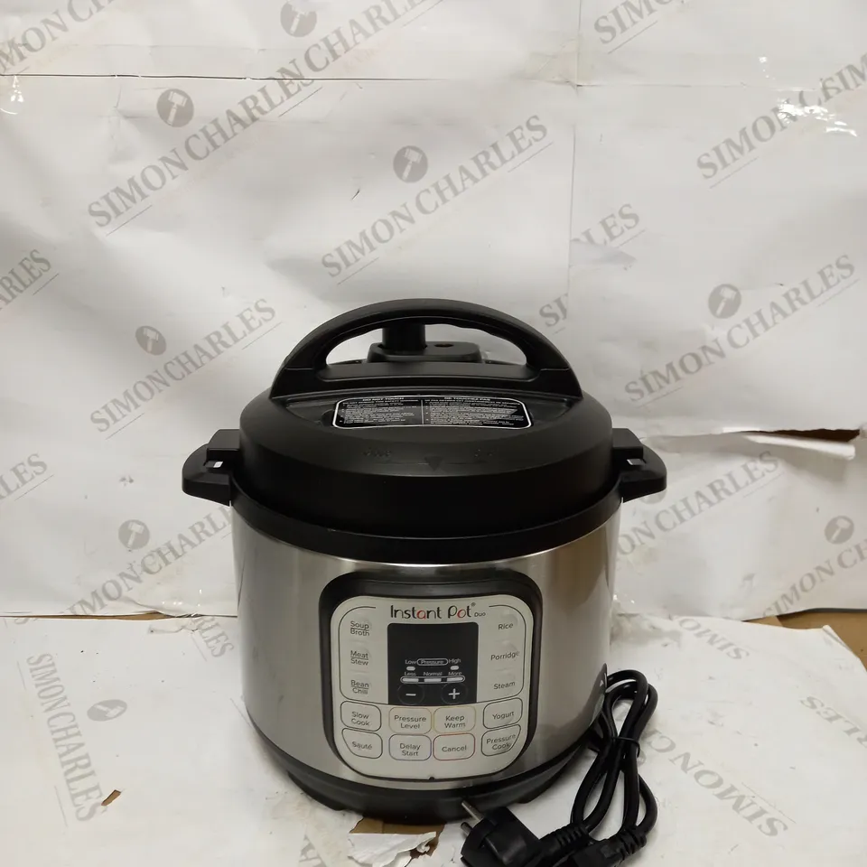 INSTANT POT DUO MINI PRESSURE COOKER