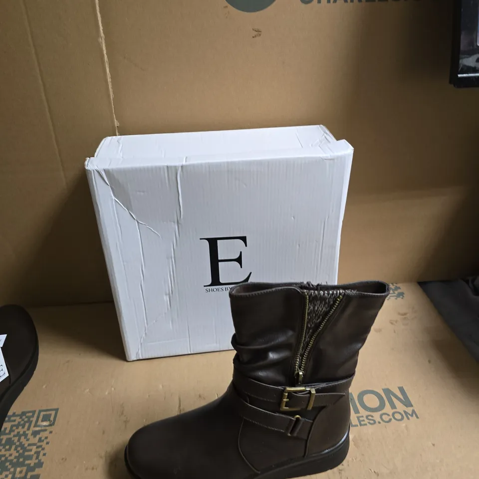E. SHOES BY EMMA BROWN LEATHER ANKLE BOOTS WITH SIDE ZIP AND BUCKLE – UK SIZE 7