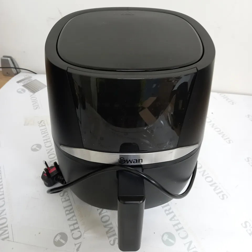 SWAN DIGITAL AIR FRYER  RRP £59