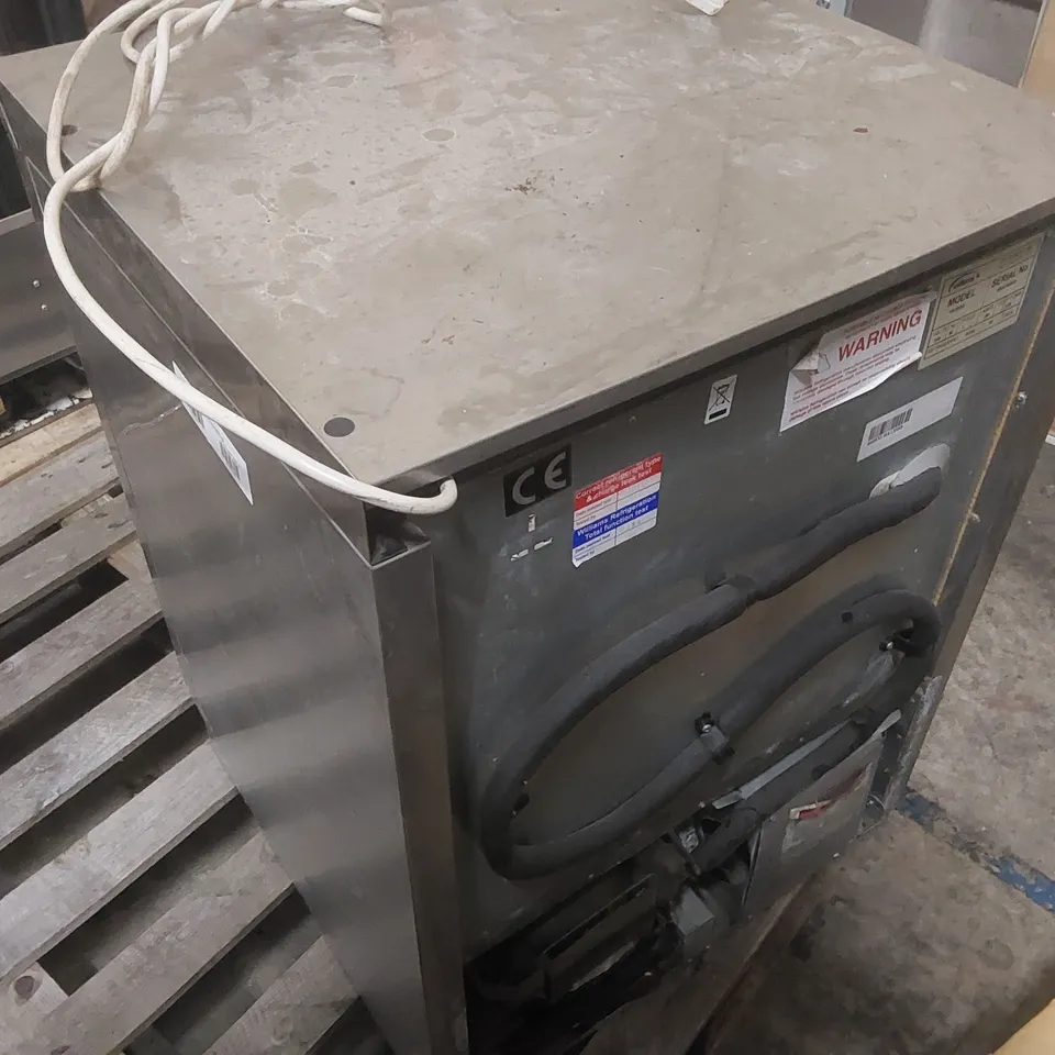 WILLIAMS HA135SS COMMERCIAL STAINLESS STEEL UNDERCOUNTER FRIDGE