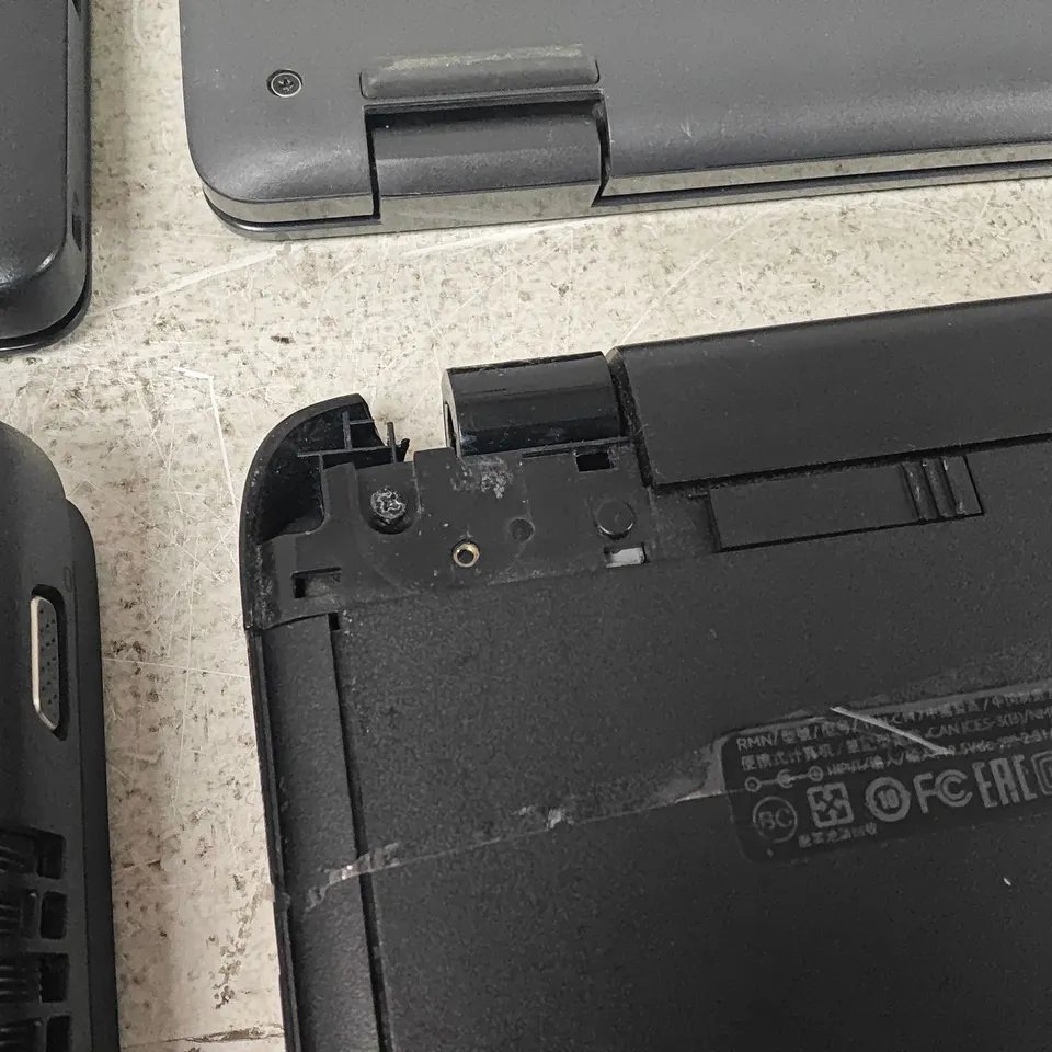 LOT OF 4 ASSORTED LAPTOPS TO INCLUDE HP, TOSHIBA AND DELL
