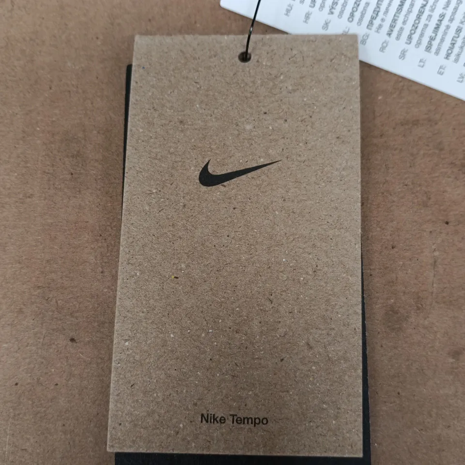 NIKE TEMPO WOMEN'S T-SHIRT – BLACK – SLIM FIT 