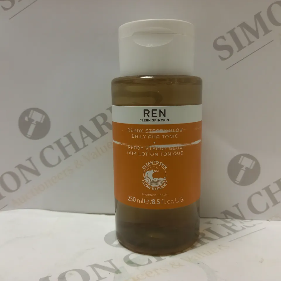 REN CLEAN SKINCARE READY STEADY LOTION (250ml)