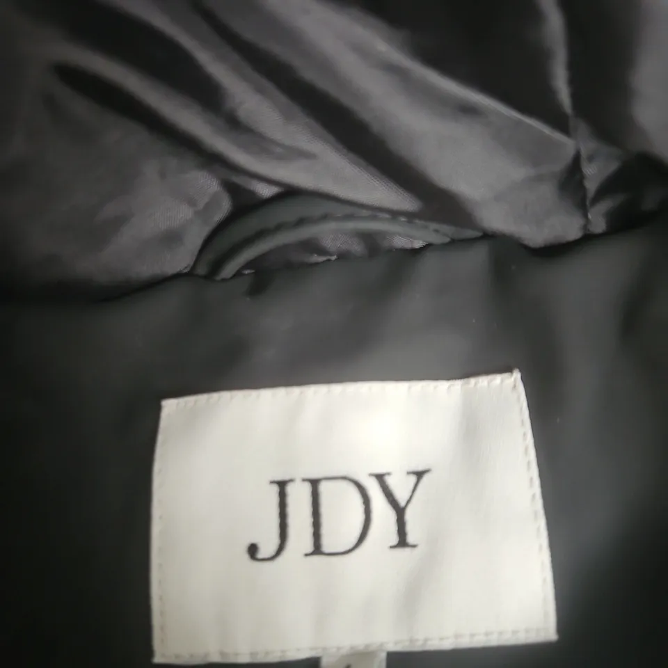 JDY WOMEN'S BLACK HOODED PUFFER COAT – UK SIZE L