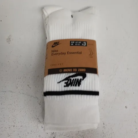 NIKE EVERYDAY ESSENTIAL CREW SOCKS β WHITE, PACK OF 3 UK 8-11