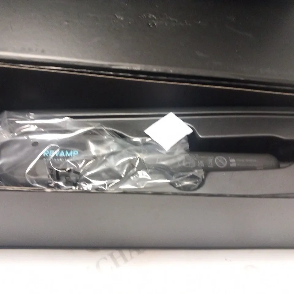 BOXED REVAMP PROFESSIONAL PROGLOSS DEEPFORM BRUSH CERAMIC STRAIGHTENING BRUSH