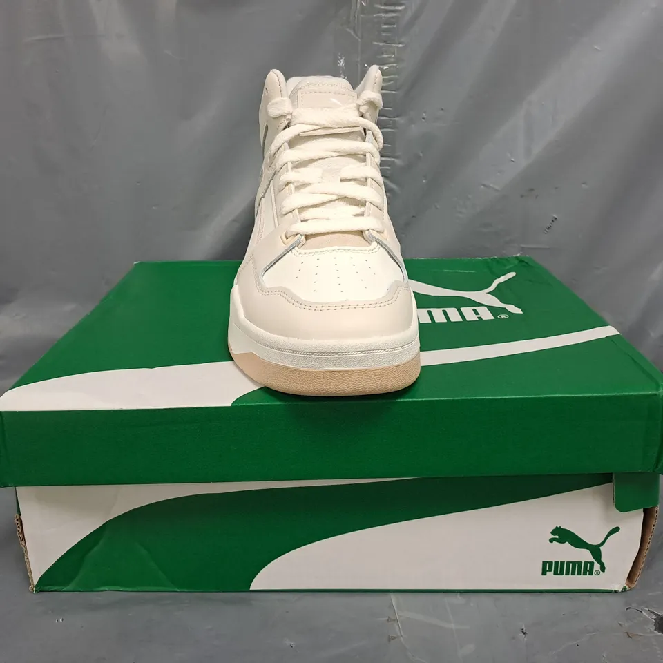 BOXED PAIR OF ADIDAS SLIPSTREAM SHOES IN ALPINE SNOW/WARM WHITE SIZE UK 5.5