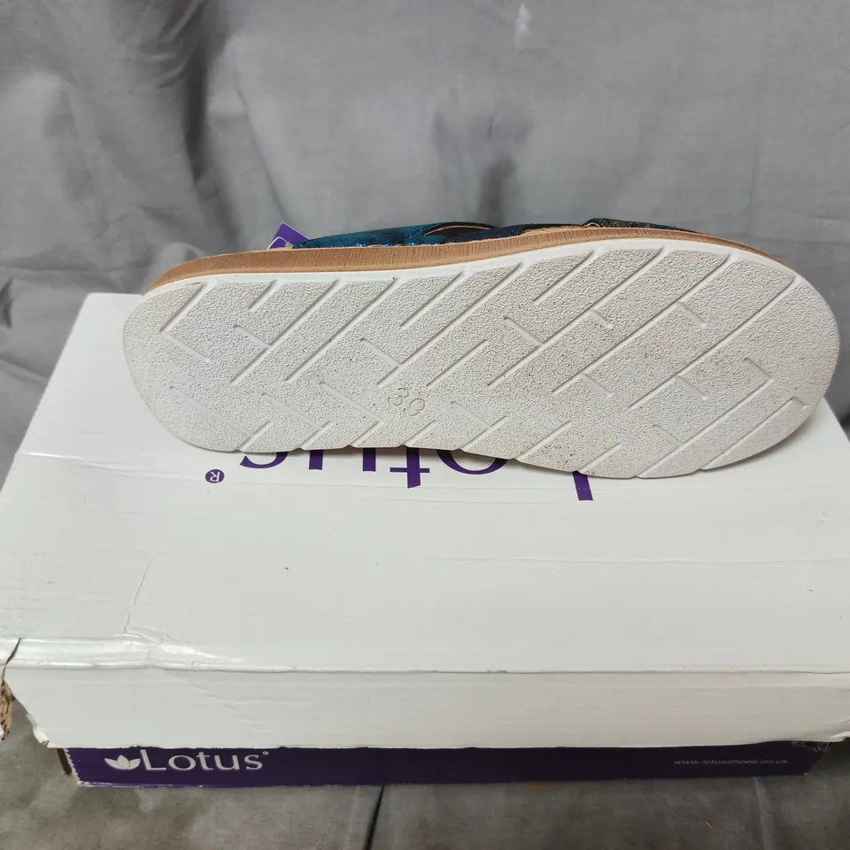 LOTUS WOMEN'S BLUE CROSS-STRAP SANDALS EU 39