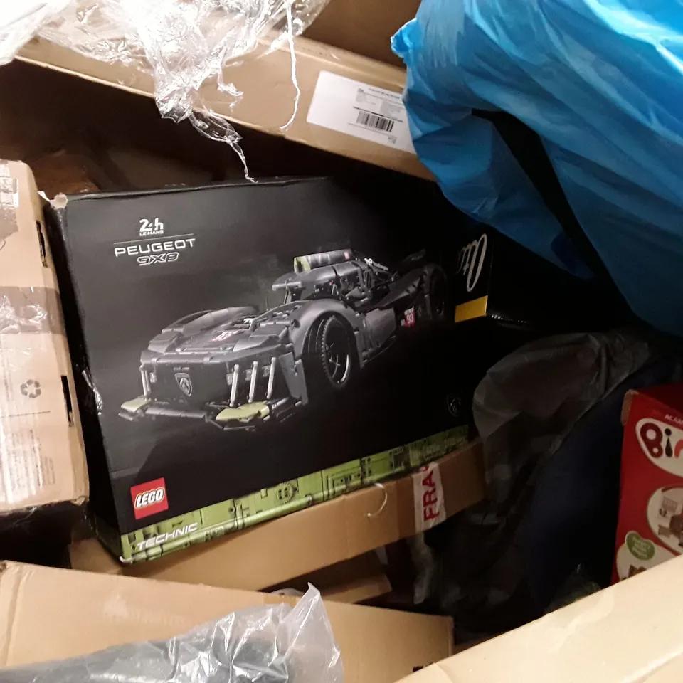 PALLET OF ASSORTED PRODUCTS INCLUDING MINI WHEELBARROW, ARMCHAIR, VIOLIN, LEGO MCLAREN, KIDS TIME SCOOTER