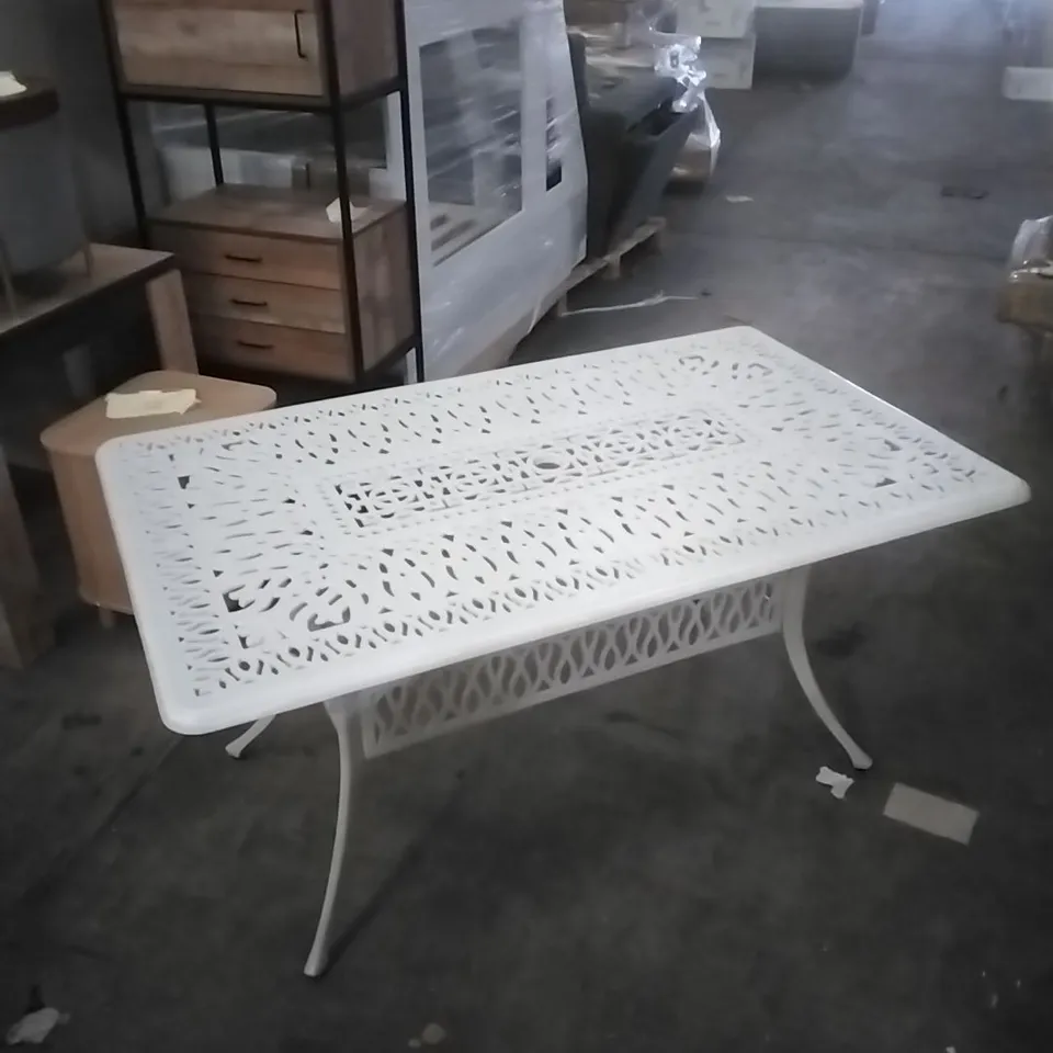 CHEETRARA RECTANGULAR, 4-PERSON, CAST ALUMINUM 150CM OUTDOOR GARDEN DINING TABLE - LIGHT GREY 