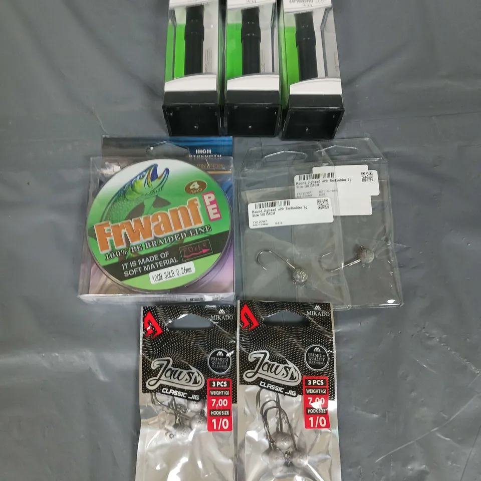 LOT OF 8 ASSORTED FISHING SUPPLIES TO INCLUDE - JIGHEADS - BRAIDED LINE - KORDA UPRIGHT 3.5"