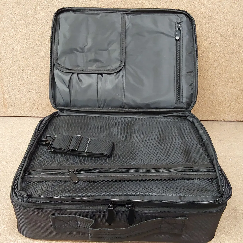 BRAND NEW BAGGED MAKEUP ORGANISER BAG - BLACK (1 ITEM)