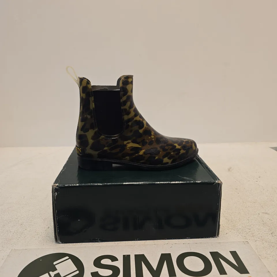 RALPH LAUREN LEOPARD PRINT CHELSEA BOOTS – WOMEN'S UK 5 (EU 38)